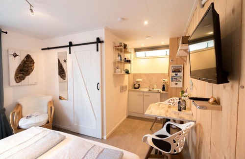 Den Burg Bed & Breakfast | Bed en Bike Strûnen op Texel