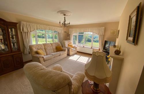 Tyn-y-Gongl House | Bedw Arian Cottage