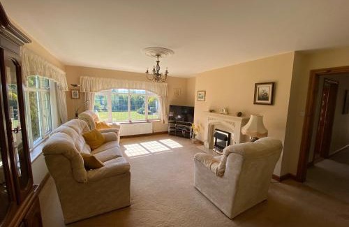 Tyn-y-Gongl House | Bedw Arian Cottage