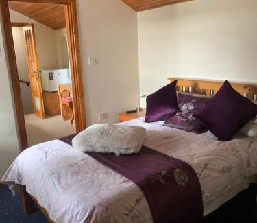 Annaghdown Bed & Breakfast | Beech Lodge B&B