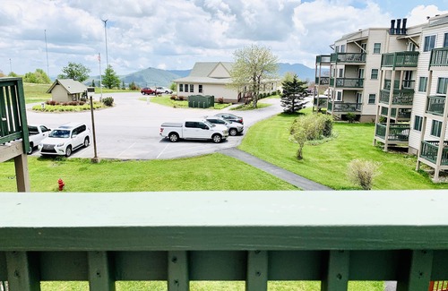 Banner Elk Condo | Beech Mountain Mile High Ski Suite