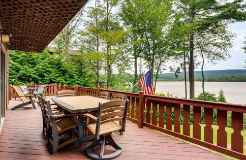Drums House | Beech Mt Lakefront Gem! Hot Tub, Kayaks, Billiards