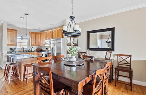 Southcrest Condo | Beech Mtn - GORGEOUS Mountain Views - Walk to Sledding Hill, slopes - Fireplace