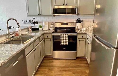 Banner Elk Condo | Beechside Breeze Luxury Condo with Pool & Hot tub