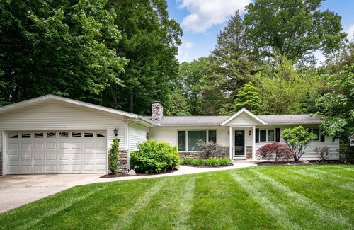 Waukazoo Woods House | Beechwood Poolside Retreat - Private Pool/Hot Tub