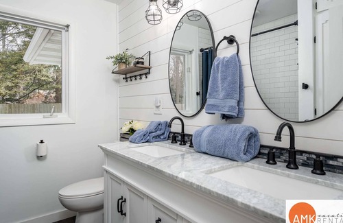 Waukazoo Woods House | Beechwood Poolside Retreat - Private Pool/Hot Tub
