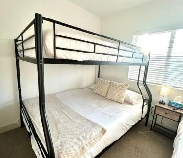 People's Freeway Apartment | Beehive Escape -Salt Lake City
