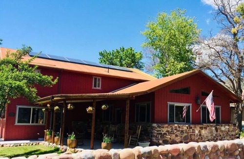 Pine Apartment | Beeline Guest House - Pine Suite