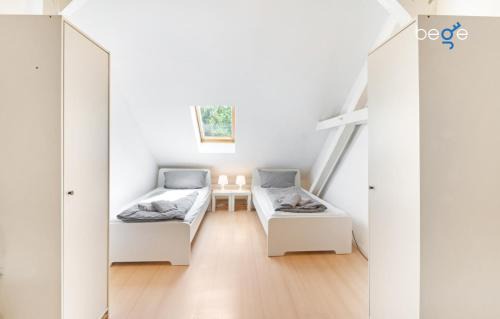 Bismarck Apartment | BEGE APARTMENT Cozy Workbase