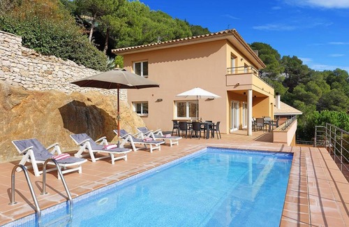 Sa Tuna Villa | *BEGUR-SA TUNA VILLA* 4 Bedrooms | Private Pool | Free WIFI | 50m to beach