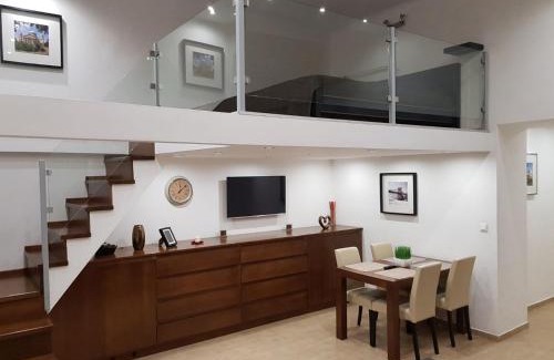 Terezvaros Apartment | Beige & Brown