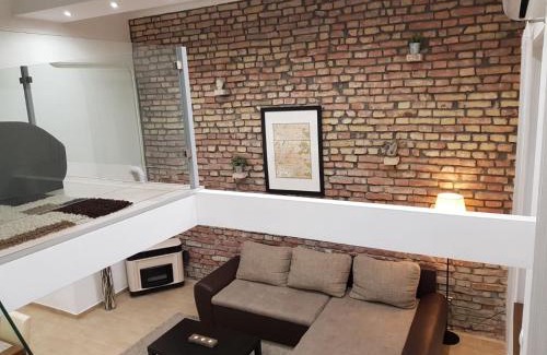 Terezvaros Apartment | Beige & Brown