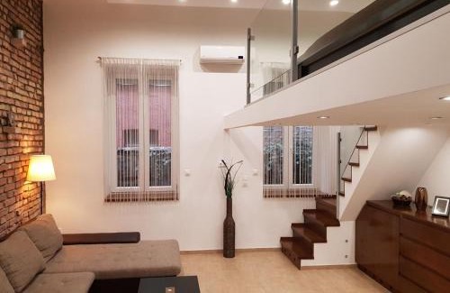 Terezvaros Apartment | Beige & Brown