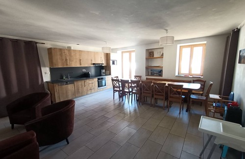 Monetier-les-Bains Apartment | Bel Appart. Sainte Marguerite Pour 13 Personnes Dans Ancienne Maison Rénovée