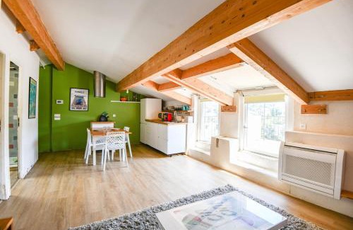 Roucas-Blanc Apartment | Bel appart avec terrasse et vue sur Notre-Dame