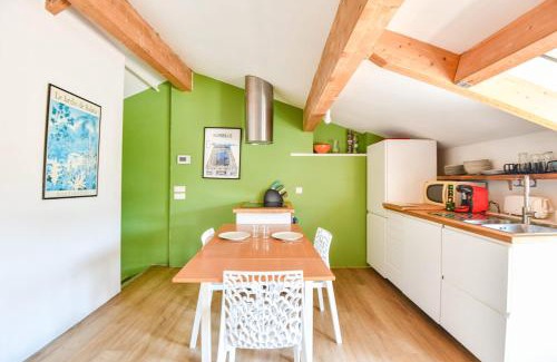 Roucas-Blanc Apartment | Bel appart avec terrasse et vue sur Notre-Dame