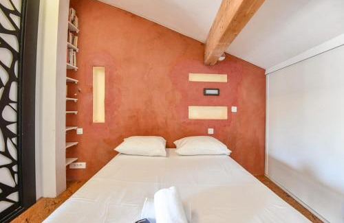 Roucas-Blanc Apartment | Bel appart avec terrasse et vue sur Notre-Dame