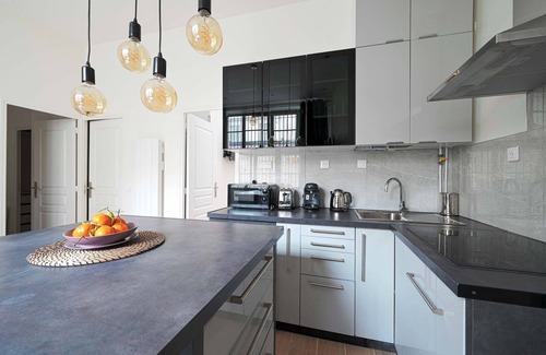 La Villette Apartment | Bel Appartement Buttes-chaumont
