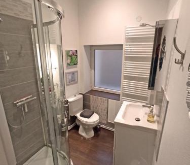 Magny-Cours Apartment | Bel appartement indépendant centre de Magny-Cours avec parking