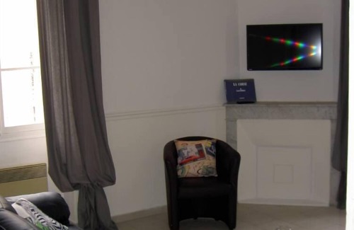 Ajaccio Apartment | Bel F3 downtown with private garage