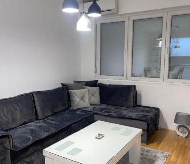 Kumanovo Apartment | Bela