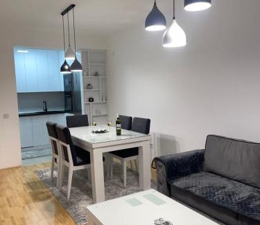 Kumanovo Apartment | Bela