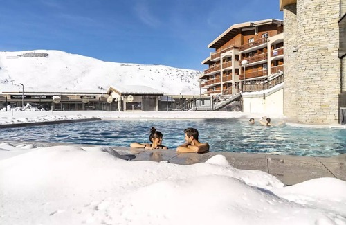 Mont-de-Lans Apartment | Belambra Clubs Les 2 Alpes Les Crestes - All inclusive - Premium Room 2 Adults and 2 Children Room Night View