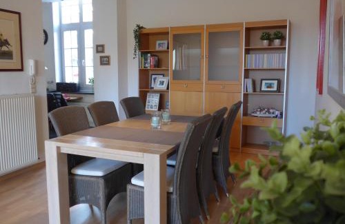 Ieper Apartment | BelArté framing shop, spacious apartment with garage in the heart of Ieper