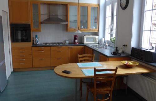 Ieper Apartment | BelArté framing shop, spacious apartment with garage in the heart of Ieper
