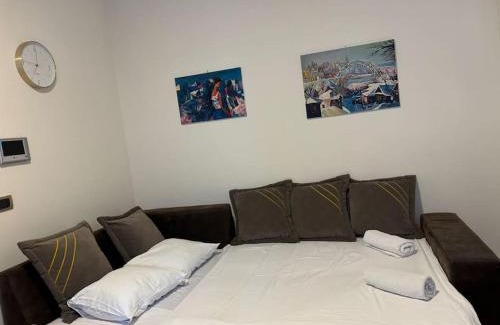 Vukov Spomenik Apartment | Belgrade Center Apartment Studio