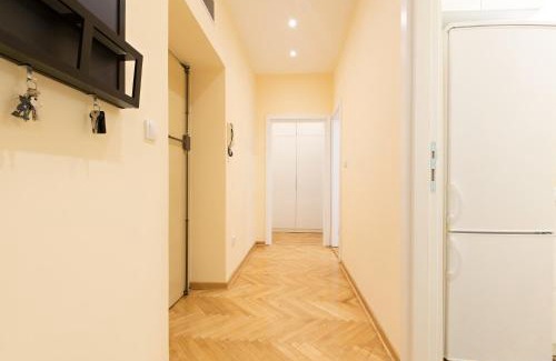 Vracar Apartment | Belgrade Center Apartment IV