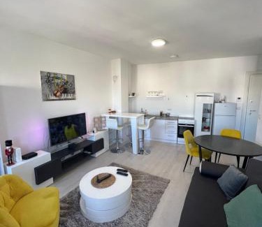 Zvezdara Apartment | Belgrade Center Apartment Lux IV