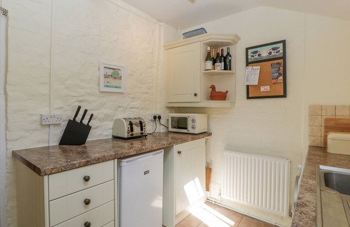 Dorchester Cottage | BELL COTTAGE, pet friendly, with open fire in Dorchester