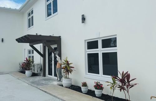 Nassau Hotel | Bella Signature Suites