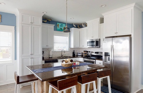Gilchrist House | Bella Vista: 4 BR, 2 BA House in Gilchrist, Sleeps 14
