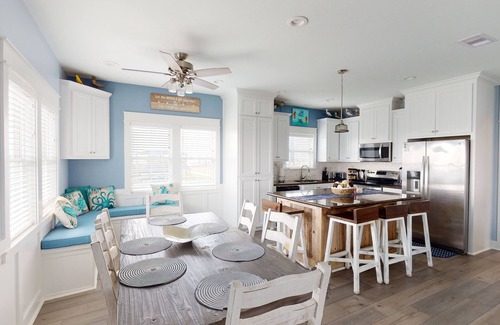 Gilchrist House | Bella Vista: 4 BR, 2 BA House in Gilchrist, Sleeps 14