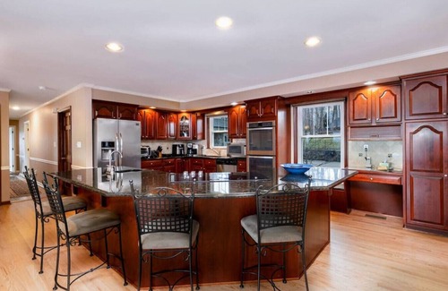 Mayhew House | Bella Vista-Beautiful panoramic lake view