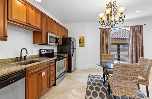 Emerald Waters Village House | Bella Vista - Emerald Waters Village, Heated Private Pool, Deeded Beach Access!