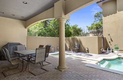 Emerald Waters Village House | Bella Vista - Emerald Waters Village, Heated Private Pool, Deeded Beach Access!