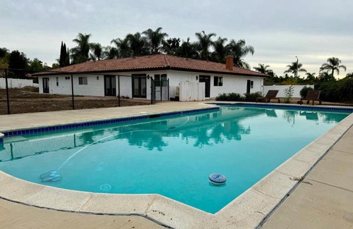 Vista House | Bella Vista Spacious 5-bed home with stunning mountain views and pool