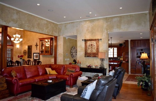 Baker City Apartment | Bella Vita Estate, Sleeps 6