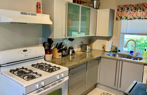 Lake Worth Cottage | Belle Flower Oasis: 3-bedroom cottage with 2 heated pools - downtown Lake Worth