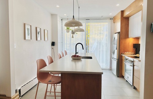 Villeray House | Belle Grande Maison 2 Étage au Cœur du Quartier Villeray