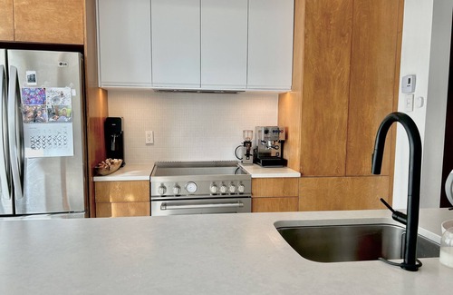 Villeray House | Belle Grande Maison 2 Étage au Cœur du Quartier Villeray