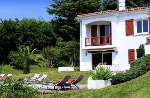 Urrugne House | Belle Maison vue sur la Rhune