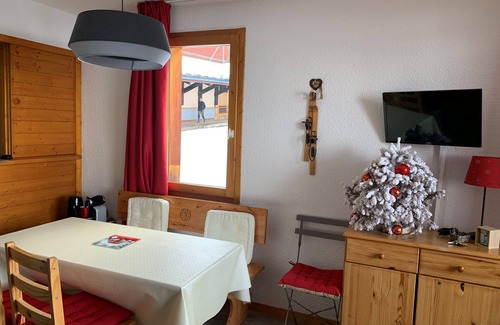 Belle Plagne Apartment | BELLE PLAGNE 2 rooms, sleeps 5-6, ski-in/ski-out + covered parking included
