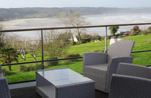 Saint-Michel-en-Greve Apartment | Belle vue sur mer