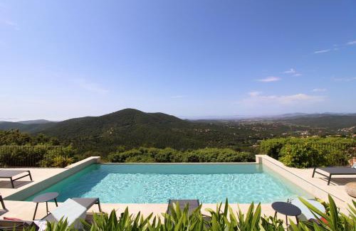 La Londe-les-Maures Villa | BELLE VUE Villa climatisée pour 8 personnes avec piscine chauffée et vue mer panoramique à La Londe-les-Maures