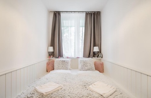 Castle Hill Apartment | Belleville Home with Balcony