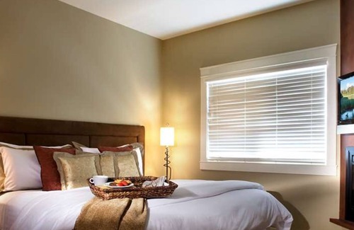 Canmore Hotel | Bellstar Suites at Solara Resort